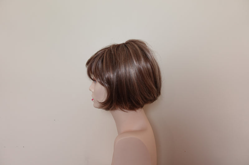 Estetica Sample Wigs | Mono Top Cap - 10 | Synthetic | Short | Straight | Medium Blonde w/HL