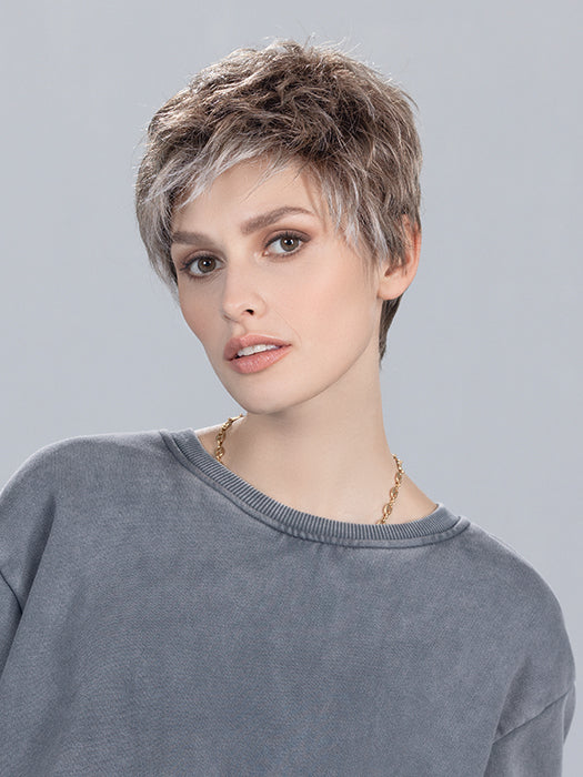 Chat by Ellen Wille in Smoke Frosted