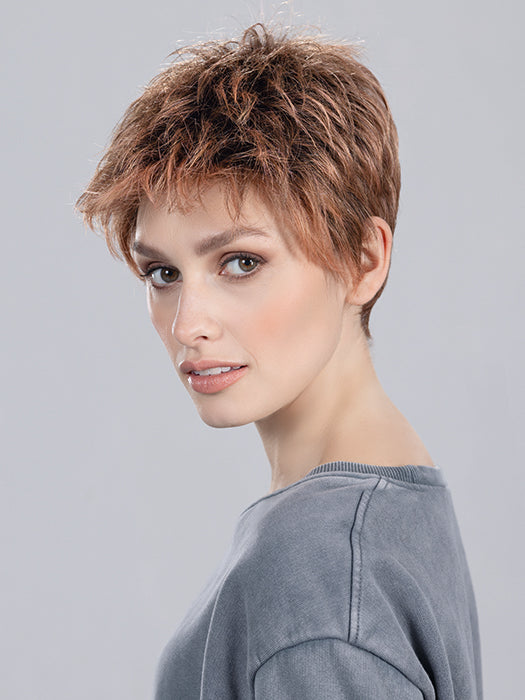 Chat by Ellen Wille in Rosewood Rooted