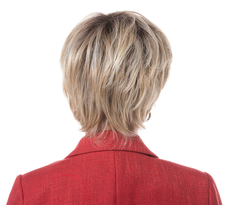 Casual Look by Toni Brattin in Light Blonde